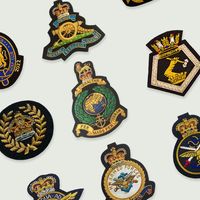 Écusson personnalisé brodé à la main en fil de bullion, monogramme 3D, lettre alphabet en fil d'or, couronne, badge de luxe, mode, thermocollant