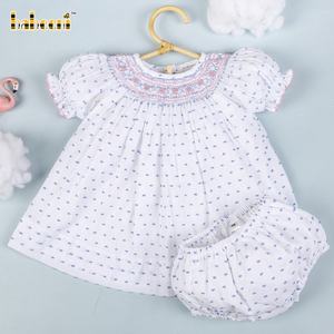 Robes pour bébés et enfants Babeeni Vintage à smocks géométriques 100% coton blanc et bleu à pois OEM ODM Vente en gros - DR3385 - Product Image 2
