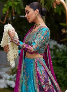 Lehenga Choli Clásico Hecho a Mano con Cintura Imperio, Largo hasta el Suelo, 100% Satén de Seda, con Espalda de Ilusión de Perlas de Cristal y Detalle de Botones - Product Image 4