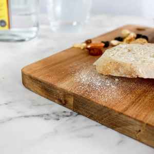Planche à découper en bois longue et polyvalente pour la salle à manger, idéale pour le pain et les légumes - Product Image 5