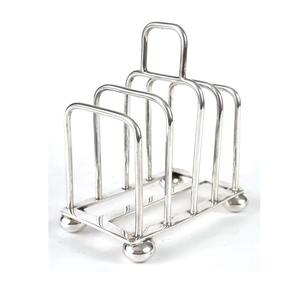 Exquisito portavasos de metal para pan tostado que ayuda a servir el pan tostado de manera uniforme en reuniones o desayunos festivos, fabricado por BRUSHSTROKE BLISS. - Product Image 6