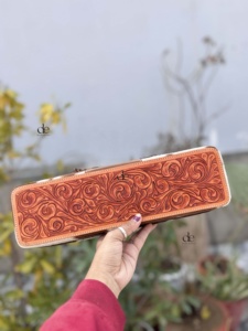 Étui de voyage en cuir façonné à la main résistant à la chaleur pour lisseur de cheveux, parfait pour organiser les outils capillaires - Product Image 2