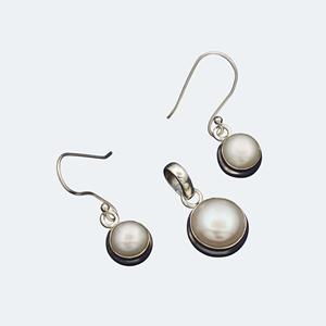 ต่างหูเงินแท้ 925 ประดับมุกน้ำจืดทรงสวย งานแฮนด์เมดคุณภาพพรีเมียม สำหรับผู้หญิง เหมาะเป็นของขวัญ - Product Image 1