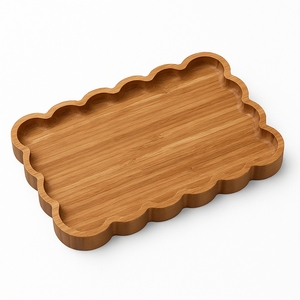 Plateau de service personnalisé en bambou naturel avec bord festonné, finition laquée, motif boisé - Pour usage domestique, plateau à nourriture - Product Image 5
