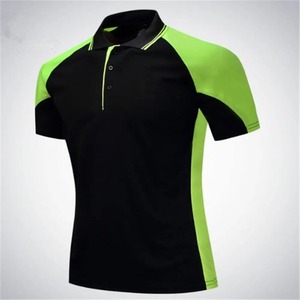Camiseta de Punto de Manga Corta para Hombre, Transpirable, Corte Regular, Diseño con Bloques de Color Verde Marino - Product Image 1
