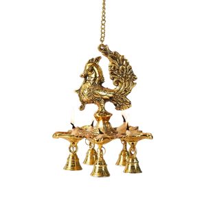 Diya antique en laiton motif paon avec clochettes et chaîne, motif nature morte, pour chambre à coucher, décoration suspendue pour Diwali, salle de Pooja et maison - Product Image 1