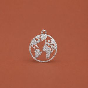 Pendentif en argent S925 avec diamant Moissanite, design de carte du monde en forme ronde, carte de la Terre - Product Image 1