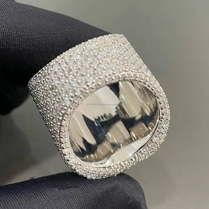 Anillo de Compromiso y Boda con Diamantes de Moissanita Redondos Brillantes, Plata de Ley 925, Estilo Hip Hop, Joyería Personalizada para Hombre - Product Image 2