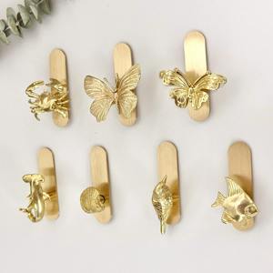 Crochets muraux de style luxueux avec motif d'oiseaux et de mammifères, finition dorée, adaptés à la salle de séjour, à la cuisine et à la salle de bain - Product Image 1