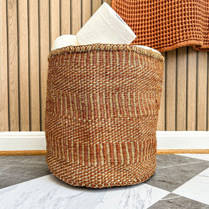 Panier de rangement tissé en raphia tonal Solution de rangement décorative pour la maison - Product Image 1