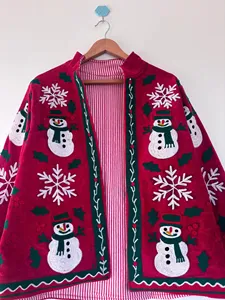 Veste en velours rouge premium brodée Suzani avec motif bonhomme de neige et flocon de neige, col montant, manteau d'hiver pour femme - Product Image 5