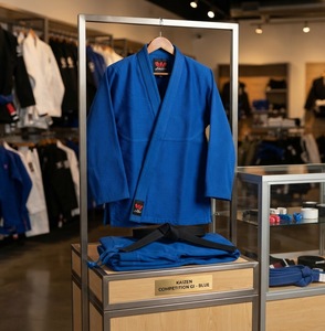 Conjunto de Judo Gi de Algodón Pesado de 26oz para Competición al por Mayor con Pantalones Tradicionales con Cordón Ajustable - Product Image 1