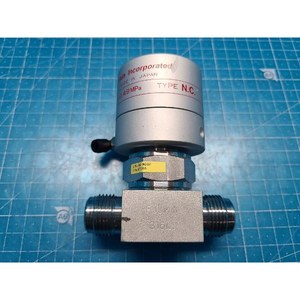 Vanne à diaphragme manuelle FUJIKIN 316 L Type N.C 021366 utilisée comme pièce détachée pour équipement semi-conducteur Legacy - Product Image 6