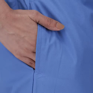 Ensemble de blouses d'infirmière personnalisées pour femmes avec haut à col en V et pantalon droit pour hôpital, clinique et travail médical - Product Image 6