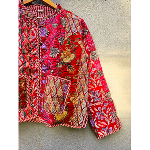 Manteau matelassé réversible en coton pour femme, rouge, avec patchwork floral, veste tricotée respirante et écologique, idéal pour l'hiver – Cadeau - Product Image 3