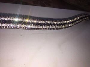 Fronture de cheval en cuir premium avec cristaux roses scintillants, accessoire d'équestre, équipement de dressage et de concours - Product Image 3