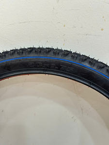 Neumático de Bicicleta de Caucho Natural de Alta Calidad KUMA 2026, Fabricado en Vietnam, con 12 Meses de Garantía, para Ciclismo de Carreras y Trekking, 26x1x3-8 - Product Image 5