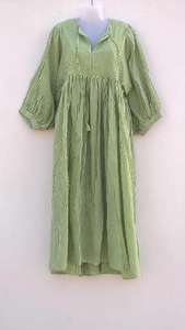 Vestido de Gasa de Algodón a Rayas: Midi con Estampado de Bloques y Escote Profundo - Product Image 2