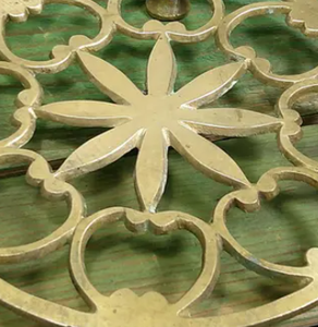 Trípode Decorativo para Mesa con Diseño de Estrella Recortada en Latón Macizo con Acabado Dorado, Accesorios de Cocina, Venta Directa de Fábrica - Product Image 2