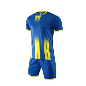 Maillot de football personnalisé et short de foot avec poches zippées, ensemble uniforme de football orange et noir, tenue de sport d'équipe pour hommes, fabrication OEM - Product Image 2