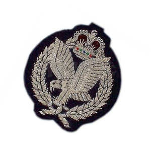 Écusson brodé personnalisé avec motif d'aigle et de couronne, badge circulaire à coudre pour application sur vêtement - Product Image 6