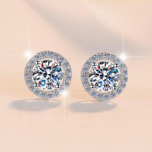 Pendientes de Diamantes Moissanite con Diseño Elegante en Plata de Ley 925 para Fiestas de Compromiso, Aniversarios y Cumpleaños - Product Image 3