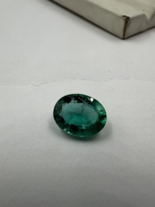 Natural Zambian Emerald Oval Cut 3.80 carats <b>Clean</b> Clarity <b>Green</b> Loose Gemstone For Jewelry Making - Product Image 4