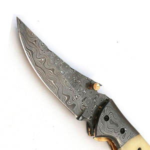 Couteau pliant en acier Damas de haute qualité, au design élégant et tendance, avec manche en bois confortable et prise en main solide, pour usage industriel. - Product Image 4