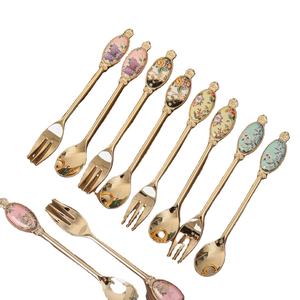 Cuchara de Servir de Latón con Acabado Vintage y Patrón Ornamentado para una Elegante Decoración de Mesa en Hoteles, Restaurantes y Hogares - Product Image 1