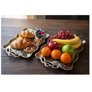 ถาดอะลูมิเนียมทรงสี่เหลี่ยมผืนผ้าสีทองเหลืองโบราณ ขนาด 45x29 ซม. สไตล์แปลกใหม่ สำหรับเสิร์ฟอาหารบนโต๊ะอาหาร - Product Image 4