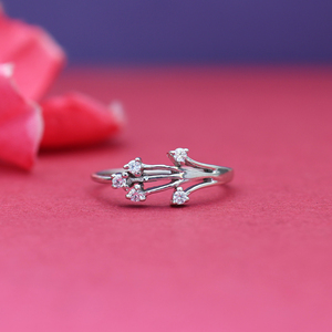 Bague en argent sterling 925 avec pierre de lune, sertie de diamants floraux vintage faits à la main - Bijou élégant pour tous les jours et pour les fêtes - Product Image 3