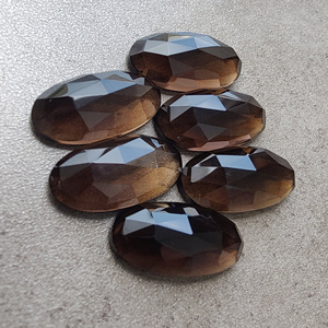 ควอตซ์สโมคกี้ธรรมชาติเกรด AAA+ รูปทรงวงรีขนาดใหญ่ เจียระไนแบบเช็คเกอร์ ด้านหลังแบนเรียบ สำหรับทำเครื่องประดับ มีทุกขนาด - Product Image 1