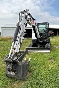 Mini-excavatrice sur chenilles E50 de haute qualité avec cabine fermée, hydraulique auxiliaire et godet GP, service client 24h/24 - Product Image 2