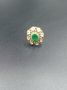 Anillo de cóctel clásico Amaira Jewels SM-682 con forma de estrella y doble gemas verdes, chapado en oro de 18 quilates, para mujer, para boda, compromiso, con engaste glamuroso tipo pavé. - Product Image 3