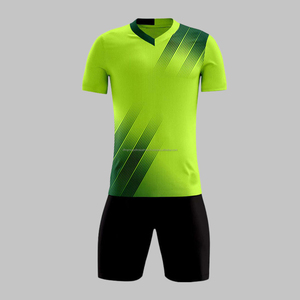 Logo personnalisé Ensemble complet de kits de football Vêtements de sport vierges Maillot d'entraînement avec football, y compris uniformes et accessoires de football - Product Image 5