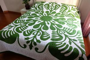 Green Ulu Breadfruit Hawaiian Quilt Hand Appliqued Cotton Bedspread Custom Heirloom Bedding For <b>Queen</b> & California King Bedrooms - Product Image 3