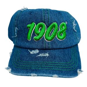 หมวกเบสบอลยีนส์สีน้ำเงินเข้มฟอกสีแบบดิสเทรส พร้อมลายปักสีเขียว 1908 ดีไซน์วินเทจ ปรับขนาดได้ เหมาะสำหรับใส่ลำลองและกิจกรรมกลางแจ้ง - Product Image 1