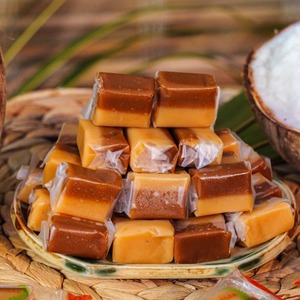 ขนมมะพร้าวเคี้ยวหนึบหนับรสกาแฟเค็ม น้ำตาลน้อย ไม่เหนียวเหนอะหนะ บรรจุแยกชิ้น ส่งออกจากโรงงานโดยตรง ถุง 1 กก. - Product Image 2