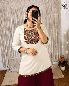 เสื้อคลุมผู้หญิงผ้าเรยอนปักลายสีสันสดใสพร้อมพู่ห้อย ตกแต่งทรงหลวม สไตล์อินเดีย-ปากีสถาน เหมาะสำหรับใส่ลำลอง - Product Image 1