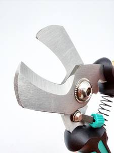 Cortador de Cables de Acero Inoxidable de Grado Industrial de Alta Calidad, Cuchilla Lisa 420 J2, Mango Ergonómico de PP+TPR, Corta y Pelacables, Marca FUJIYA - Product Image 5