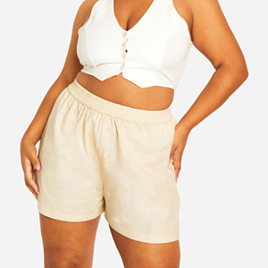 Shorts en coton beige pour homme avec taille élastique, style décontracté, couleur unie, poches, tissu respirant - Product Image 1