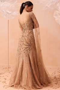 Robe de soirée sirène longue en mousseline anti-plis, à col montant, manches évasées et sequins dorés, avec traîne chapelle - Product Image 4
