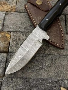 Couteau à lame fixe en acier Damas fait main, pointe tombante, manche noir avec étui en cuir, couteau de chasse - Product Image 2
