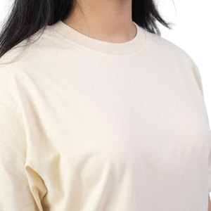 เสื้อยืดคุณภาพพรีเมียม OEM ODM ขายส่ง ผ้าฝ้ายและโพลีเอสเตอร์ เสื้อยืดเปล่าทรงหลวมสำหรับผู้หญิง ไหล่ตก รุ่นซัมเมอร์ 2026 - Product Image 4