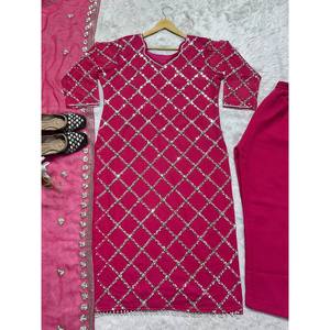 Belle combinaison de fête avec haut bas et fantaisie Dupatta pour les occasions spéciales - Product Image 4