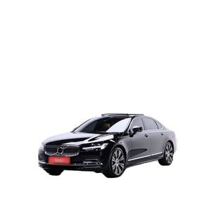 Volvo S90 B6 AWD Ultimate 2024 con Volante a la Izquierda, Caja de Cambios Automática, Asientos de Cuero, Cámara Trasera, 8,800 km, Brillante - Product Image 1