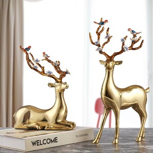 Adorno Premium de Reno con Pájaro en el Cuerno para Exhibición Festiva, Decoración de Mesa Auxiliar de Dormitorio y Uso como Regalo de Temporada - Product Image 6