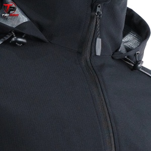 Chaqueta Impermeable con Capucha Reflectante Tri Pro Negra, Cortavientos, con Cierre, para Correr y Senderismo 2026 - Product Image 3