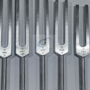 Ensemble de 9 diapasons Solfeggio en aluminium, diapasons manuels pour la thérapie clinique, dispositif médical certifié CE Classe I OEM - Product Image 6