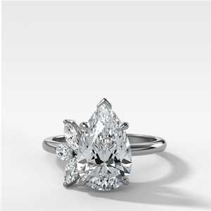 Bague Solitaire en Or Massif 14K avec Diamant de Laboratoire 4 carats Taille Poire, Motif Feuille de Lotus, pour Fiançailles, Anniversaire, Mariage, avec Bande de 2,1 mm - Product Image 3